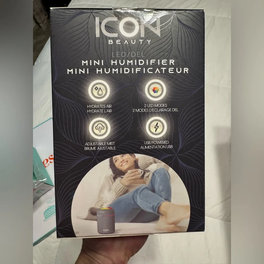 ICON Beauty LED Mini Humidifier - Picture 5 of 6